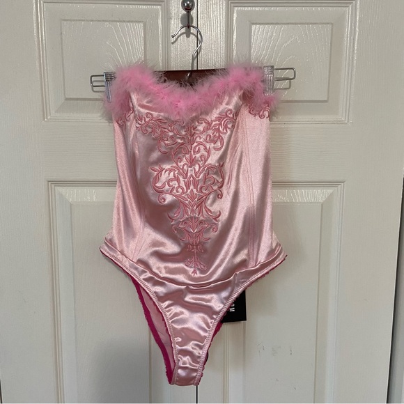 Dolls Kill NWT Legally Blonde Elle Woods Pink Bunny Satin Corset Bustier Large - Picture 3 of 10